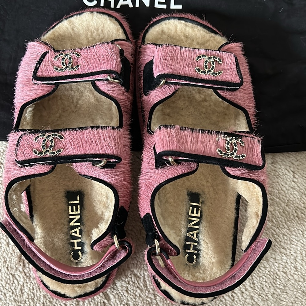 CHANEL - Pink Calf hair/Shearling Dad Sandals - 36 - Picture 5 of 6